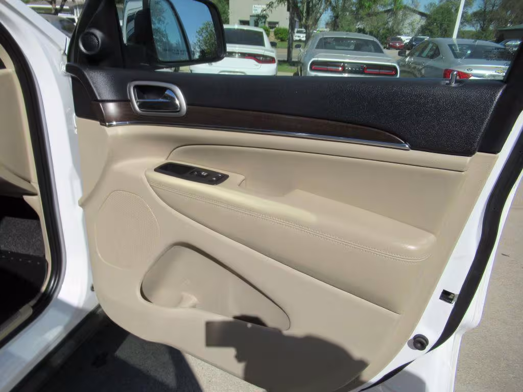 2018 Jeep Grand Cherokee - 1C4RJFBG5JC304068 - Image #12