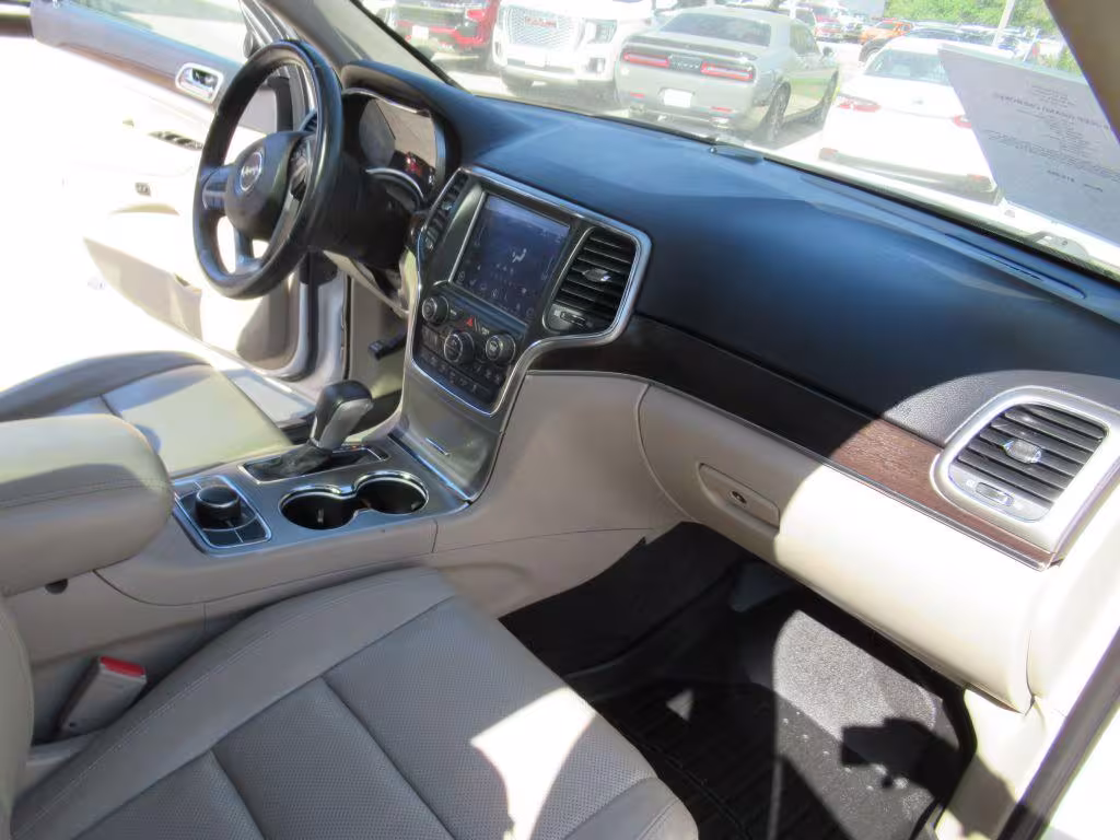 2018 Jeep Grand Cherokee - 1C4RJFBG5JC304068 - Image #13