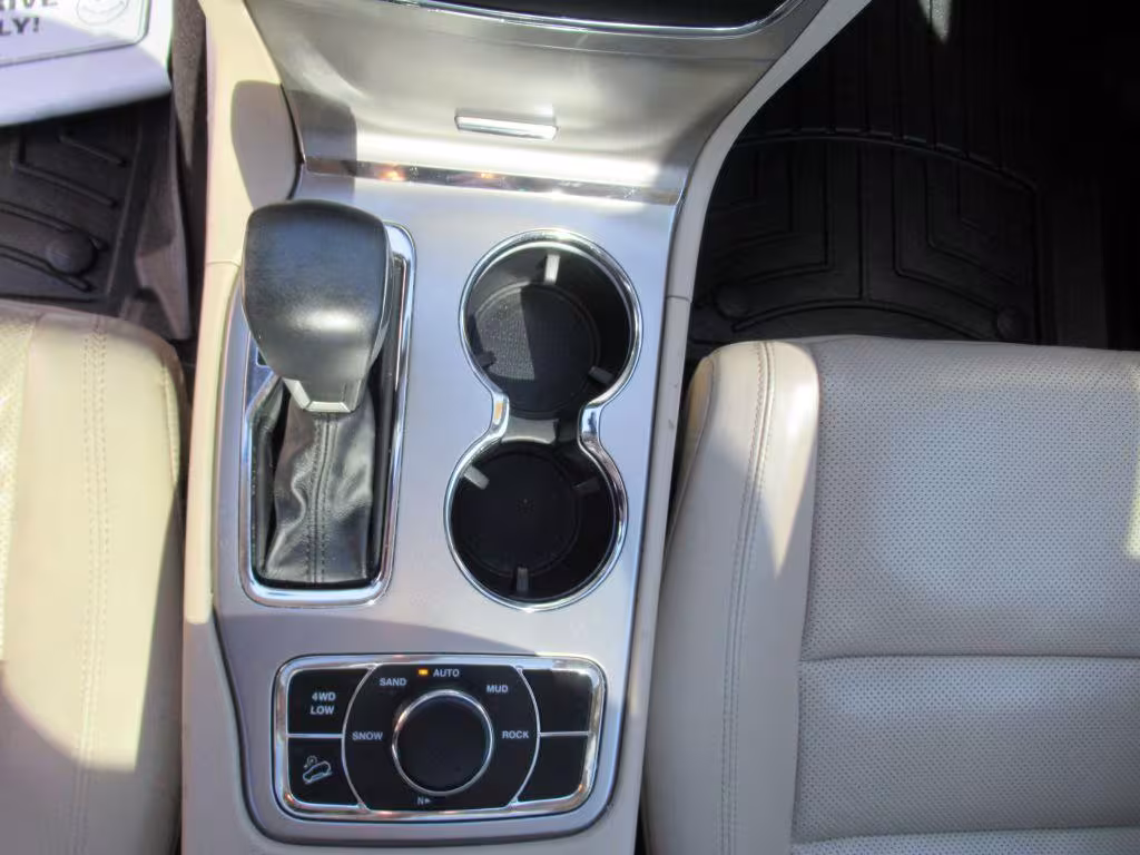 2018 Jeep Grand Cherokee - 1C4RJFBG5JC304068 - Image #19