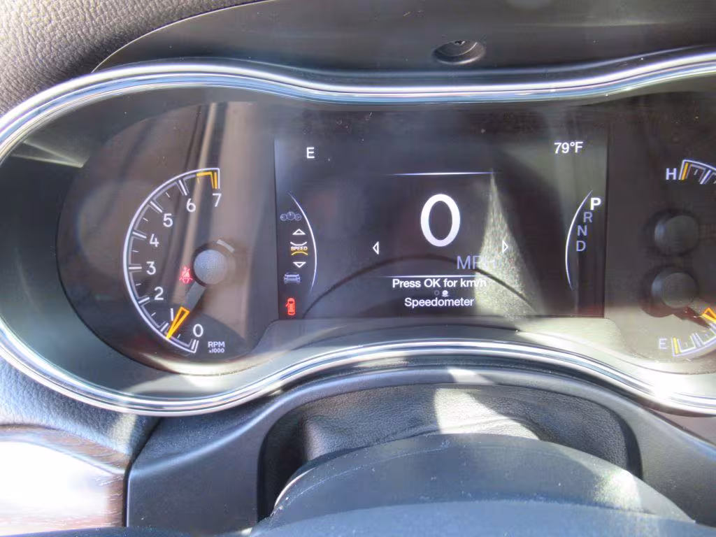2018 Jeep Grand Cherokee - 1C4RJFBG5JC304068 - Image #24