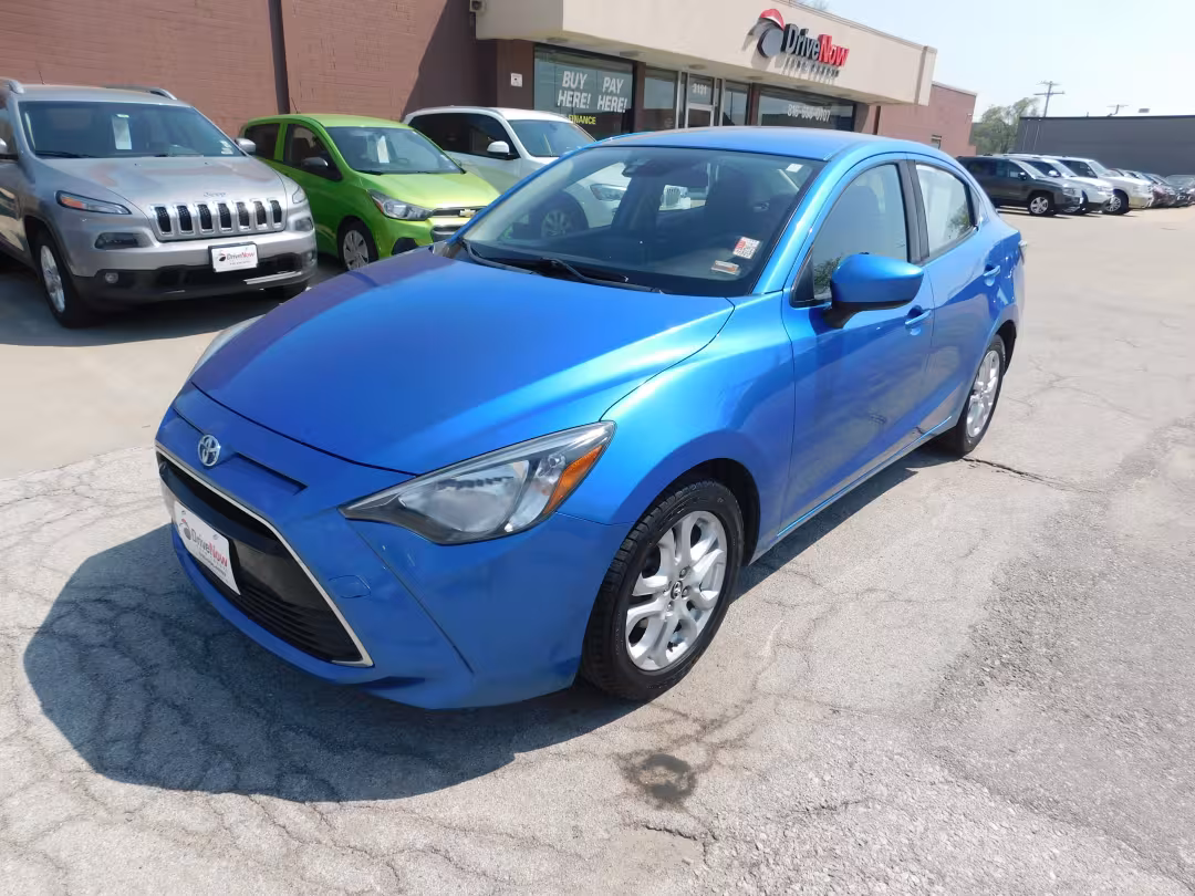 2018 Toyota Yaris iA - 3MYDLBYV0JY328404 - Image #1