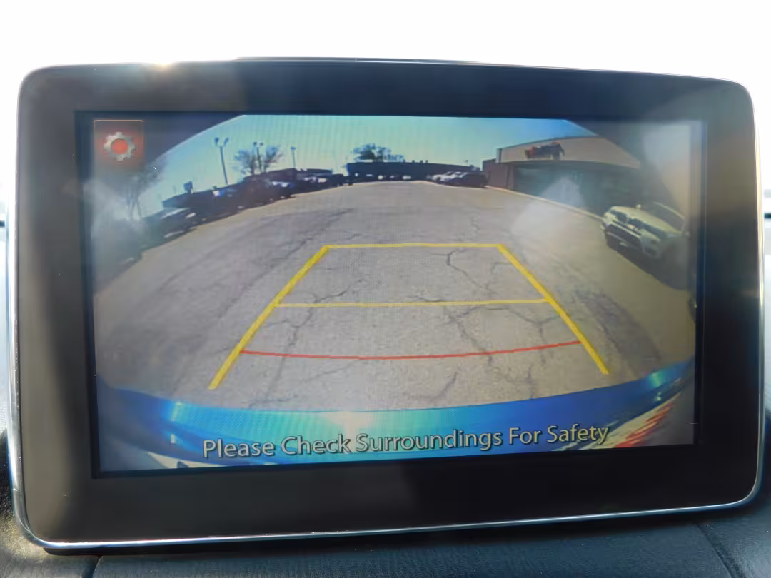 2018 Toyota Yaris iA - 3MYDLBYV0JY328404 - Image #5
