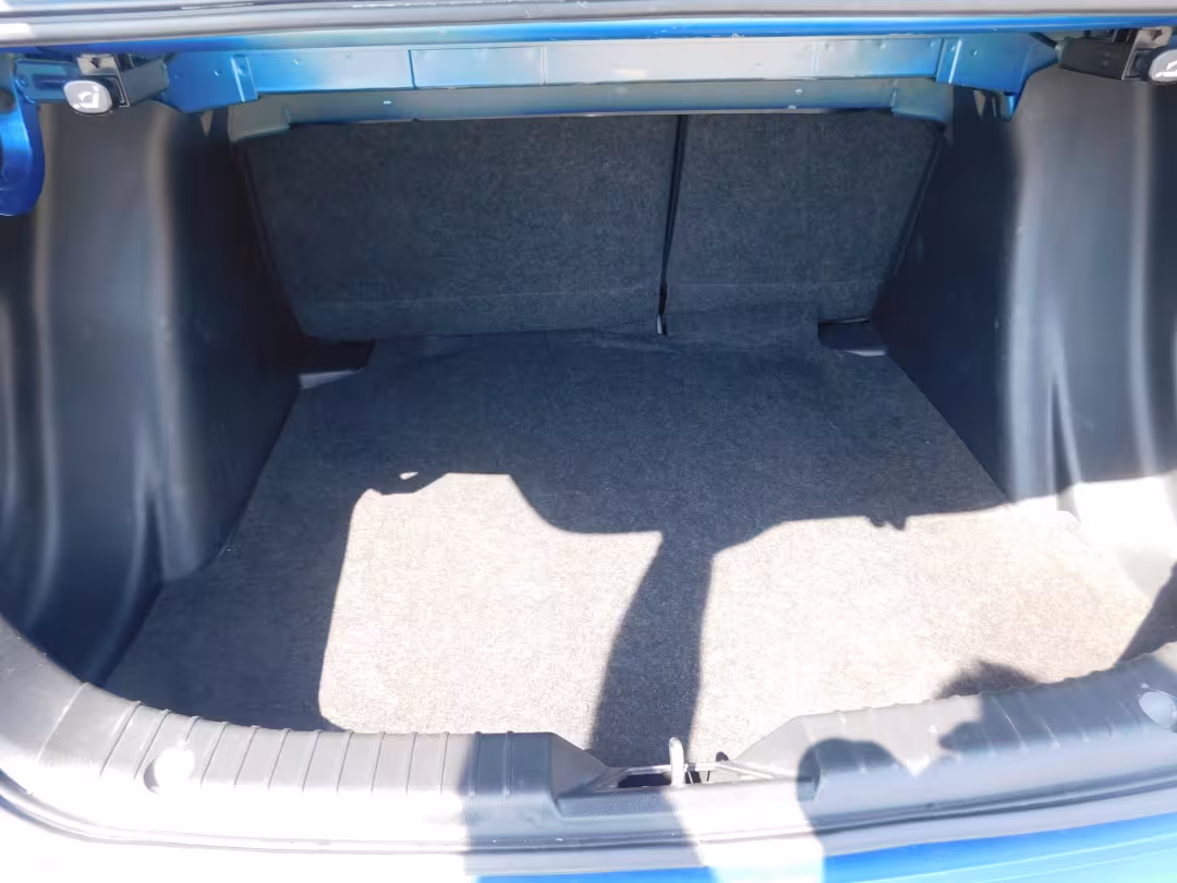 2018 Toyota Yaris iA - 3MYDLBYV0JY328404 - Image #8