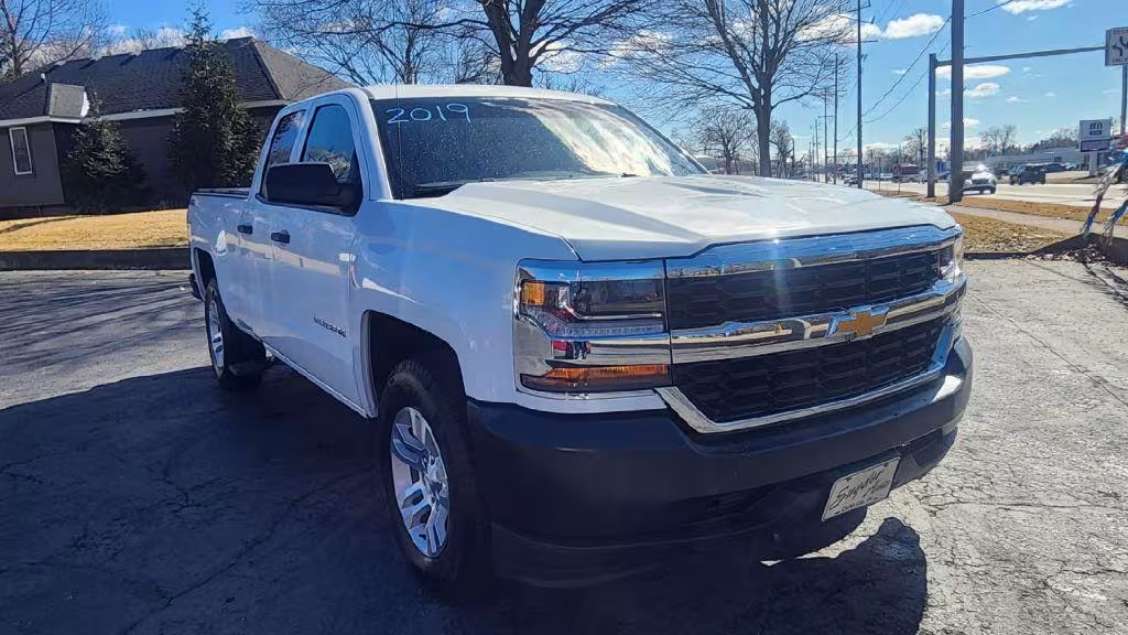 2019 Chevrolet Silverado 1500 - 2GCVKNEC4K1190201 - Image #1