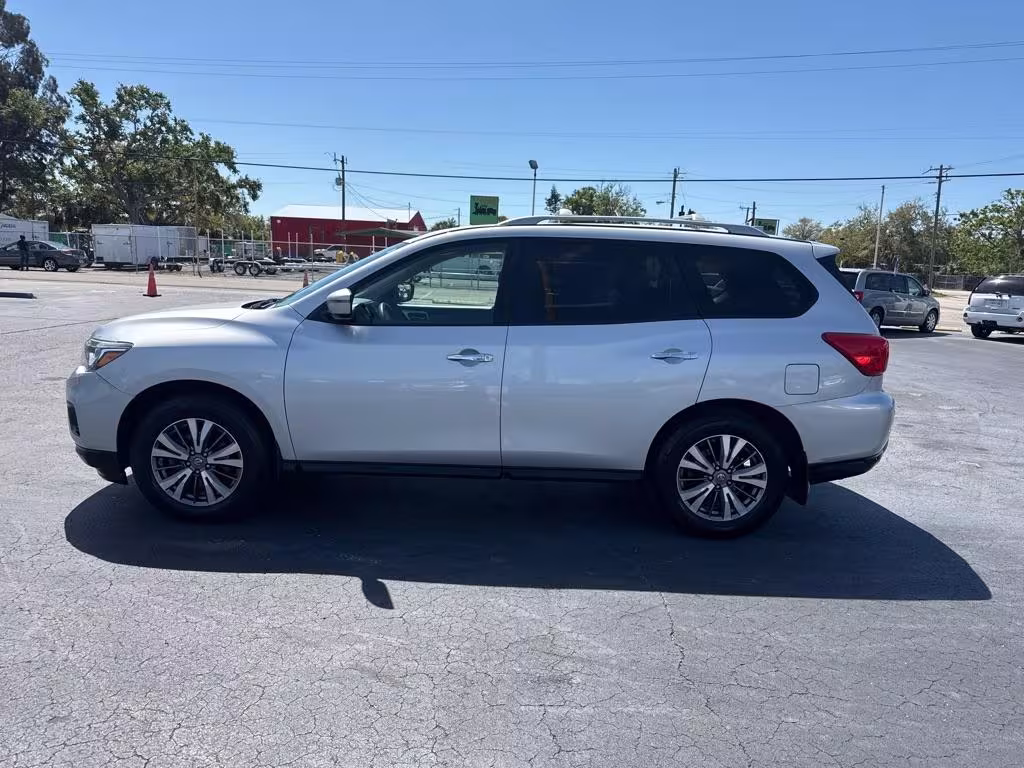 2019 Nissan Pathfinder - 5N1DR2MN8KC595041 - Image #4