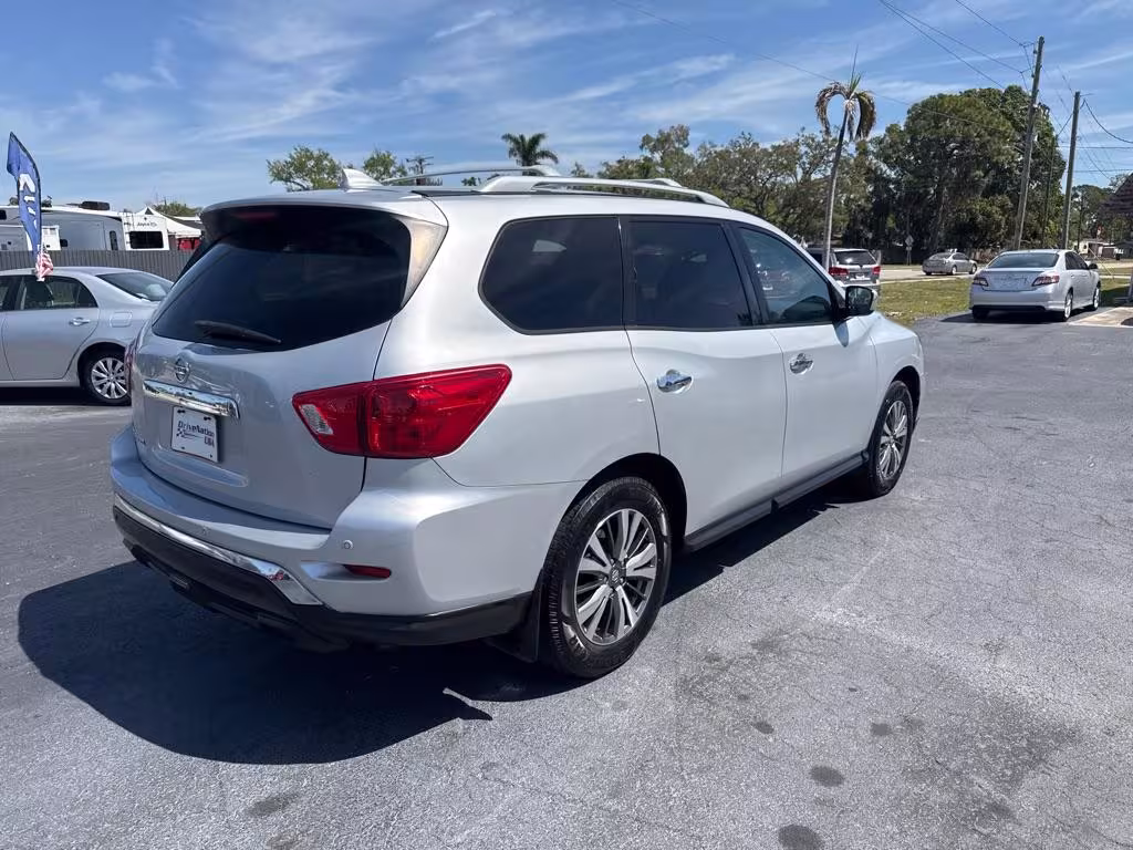 2019 Nissan Pathfinder - 5N1DR2MN8KC595041 - Image #7