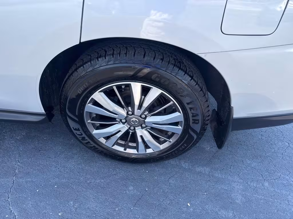 2019 Nissan Pathfinder - 5N1DR2MN8KC595041 - Image #9