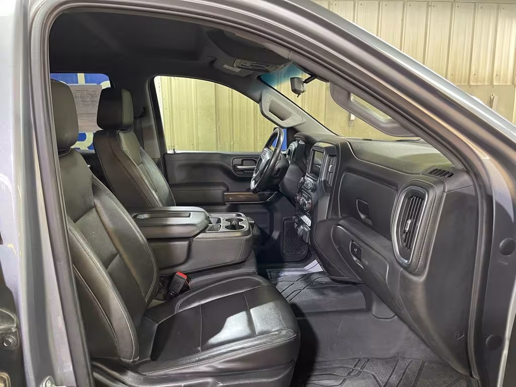 2020 Chevrolet Silverado 1500 - 3GCUYDET9LG157465 - Image #3