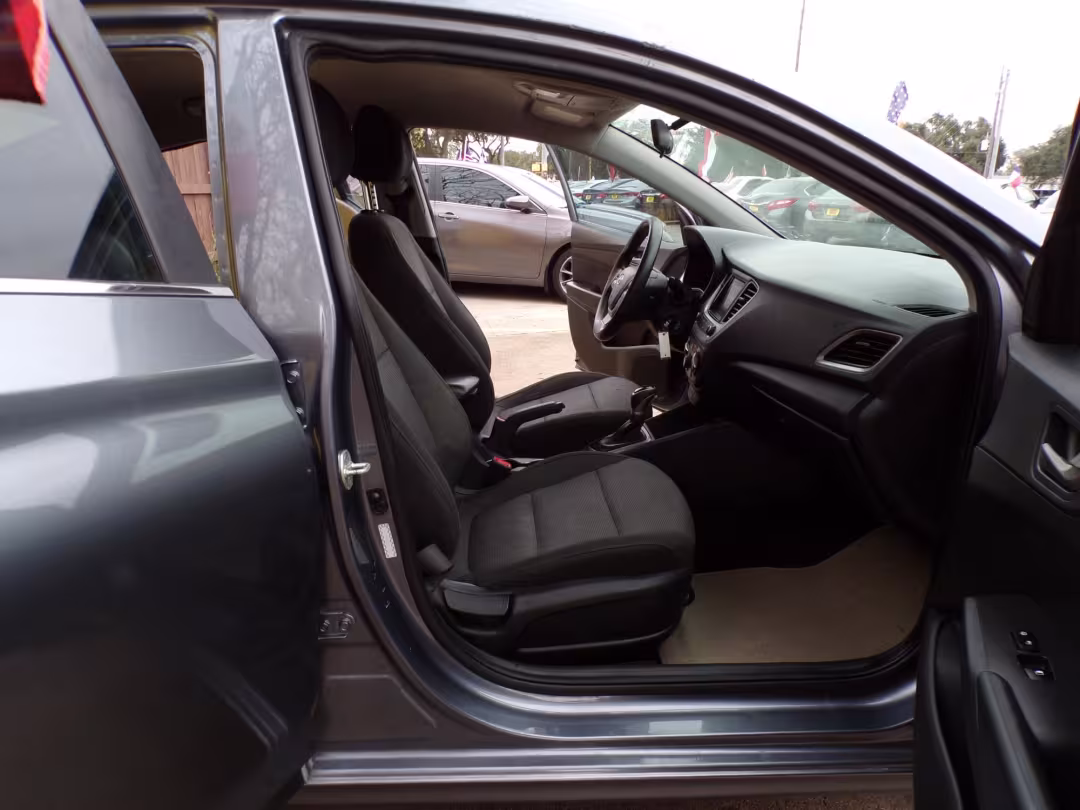2020 Hyundai Accent - 3KPC24A63LE113325 - Image #8
