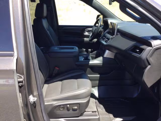 2021 Chevrolet Suburban - 1GNSKDKD0MR466529 - Image #14