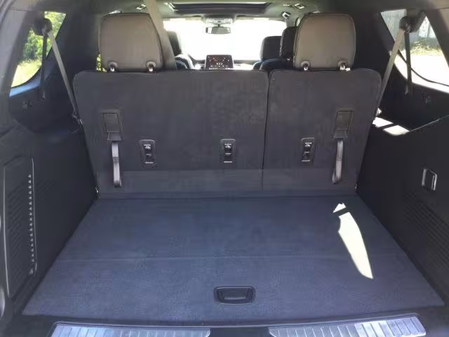 2021 Chevrolet Suburban - 1GNSKDKD0MR466529 - Image #17