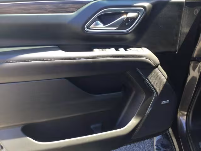2021 Chevrolet Suburban - 1GNSKDKD0MR466529 - Image #19