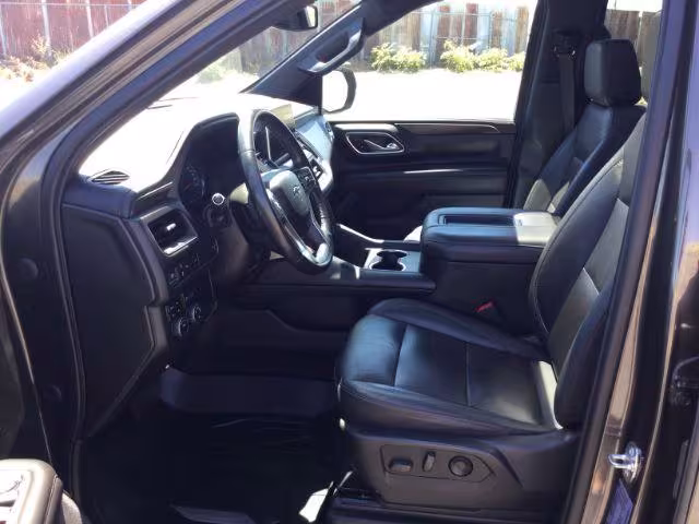 2021 Chevrolet Suburban - 1GNSKDKD0MR466529 - Image #3
