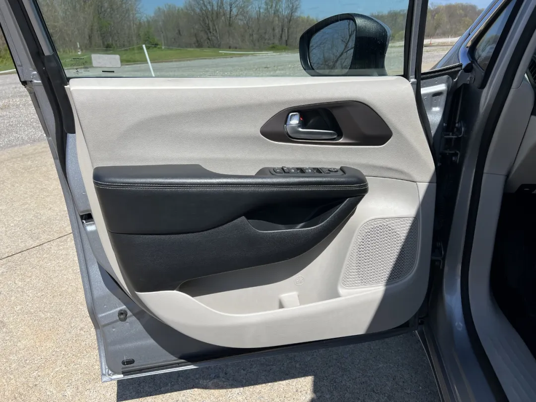 2021 Chrysler VOYAGER - 2C4RC1DG9MR532418 - Image #14