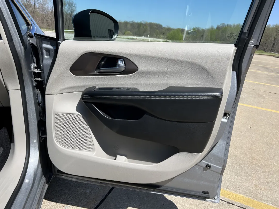 2021 Chrysler VOYAGER - 2C4RC1DG9MR532418 - Image #16