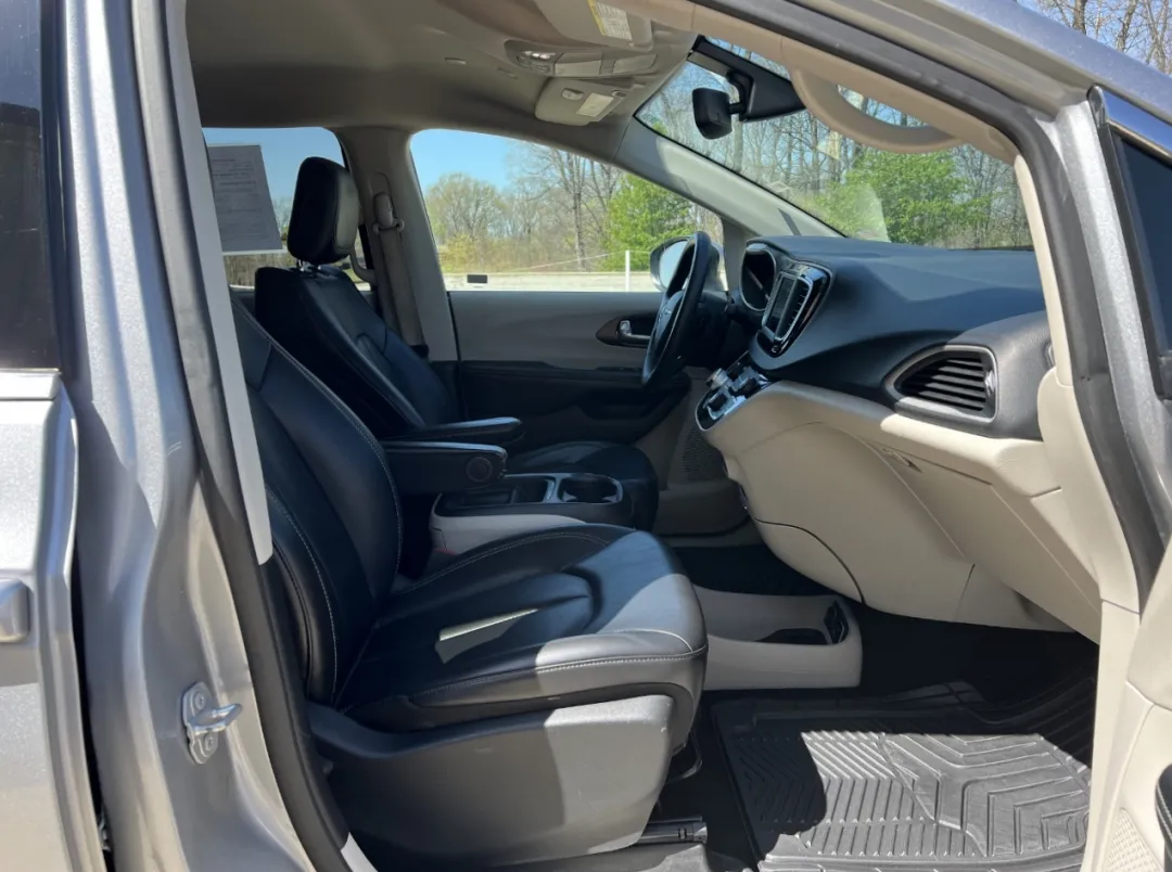 2021 Chrysler VOYAGER - 2C4RC1DG9MR532418 - Image #17