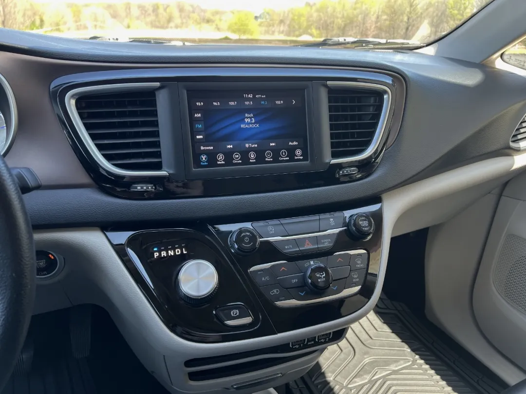 2021 Chrysler VOYAGER - 2C4RC1DG9MR532418 - Image #27