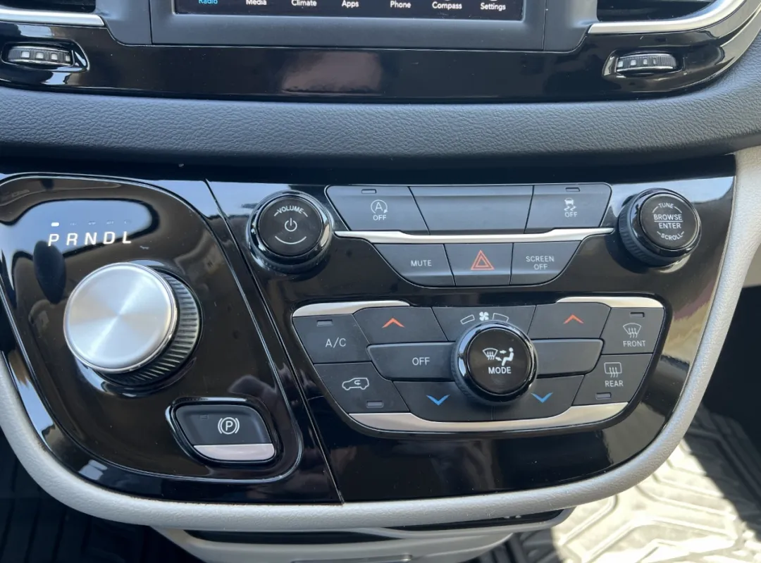 2021 Chrysler VOYAGER - 2C4RC1DG9MR532418 - Image #29