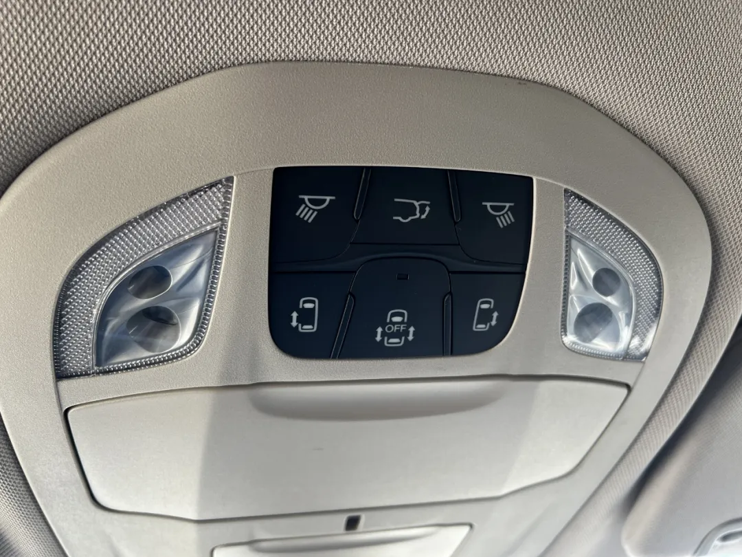 2021 Chrysler VOYAGER - 2C4RC1DG9MR532418 - Image #35