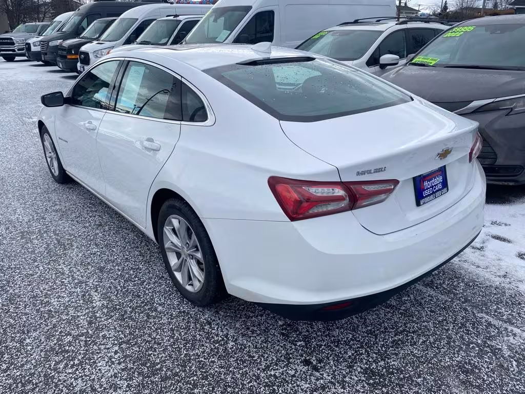 2022 Chevrolet Malibu - 1G1ZD5ST1NF145190 - Image #2