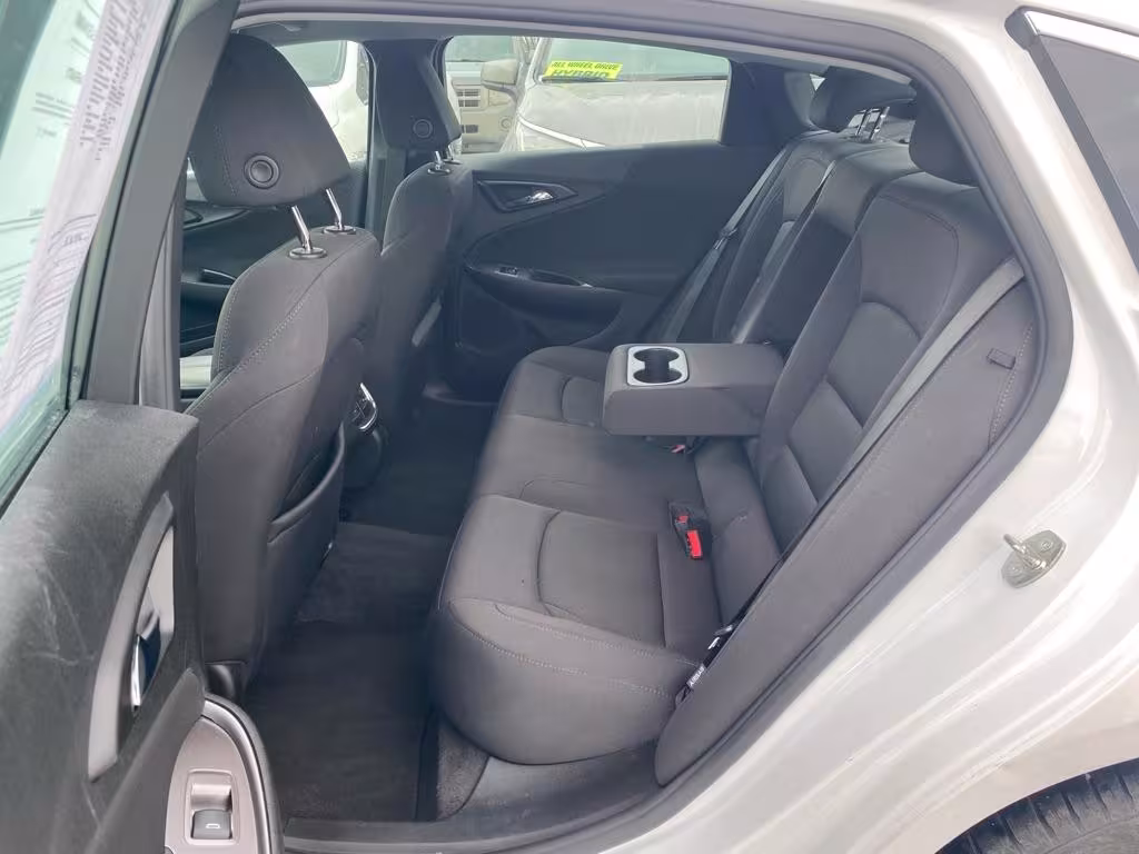 2022 Chevrolet Malibu - 1G1ZD5ST1NF145190 - Image #3