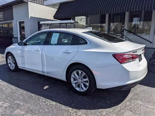 2022 Chevrolet Malibu - 1G1ZD5STXNF177281 - Image #1