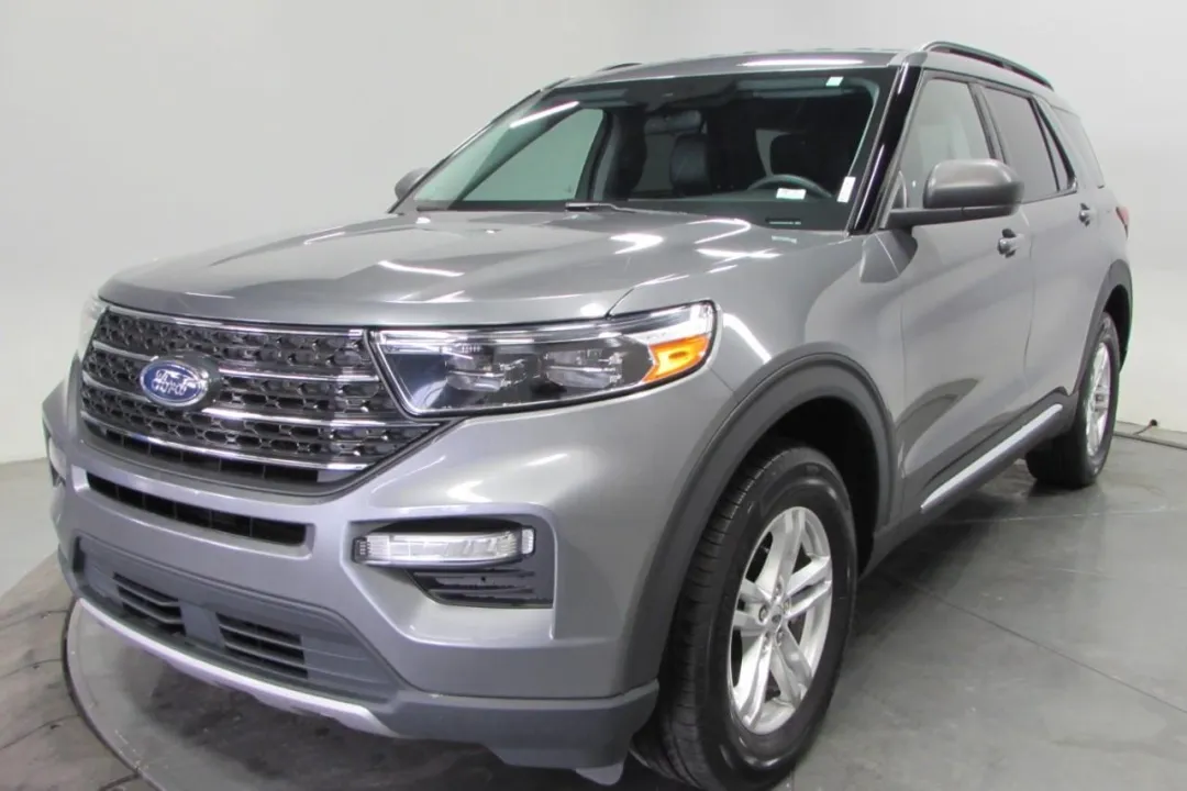 2022 Ford Explorer - 1FMSK8DH7NGB51056 - Image #2