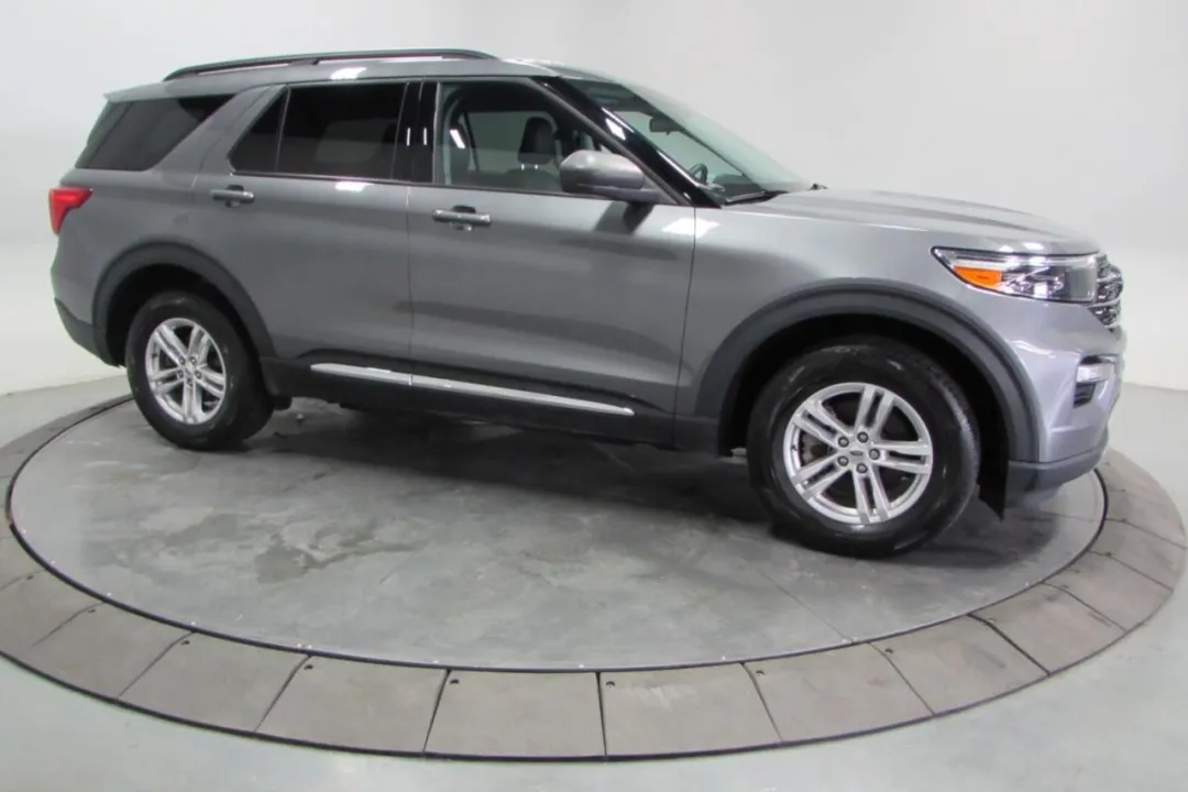 2022 Ford Explorer - 1FMSK8DH7NGB51056 - Image #3