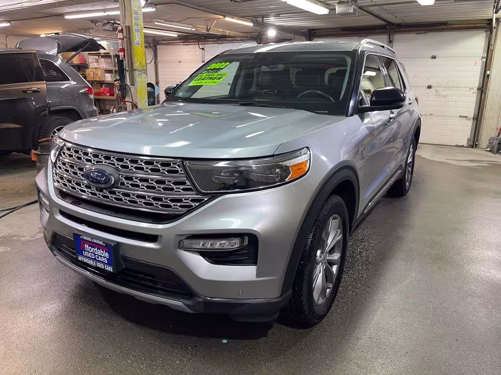 2022 Ford Explorer - 1FMSK8FH4NGB18965 - Image #2