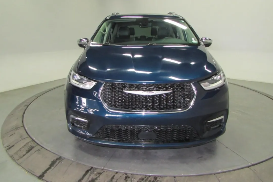 2023 Chrysler Pacifica - 2C4RC1GG1PR560004 - Image #1