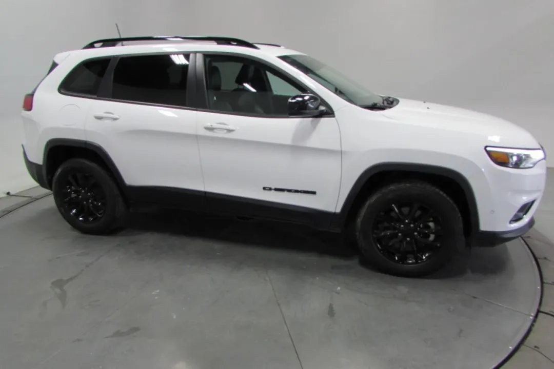 2023 Jeep Cherokee - 1C4PJMMB6PD113095 - Image #3