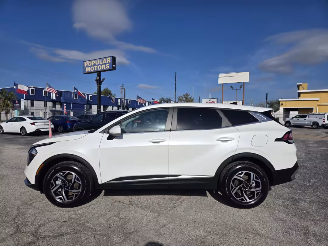 2023 Kia Sportage - KNDPUCAFXP7173873 - Image #1