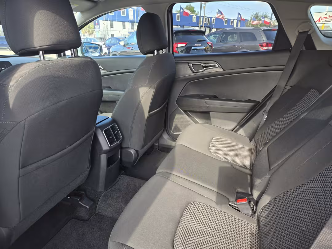2023 Kia Sportage - KNDPUCAFXP7173873 - Image #10