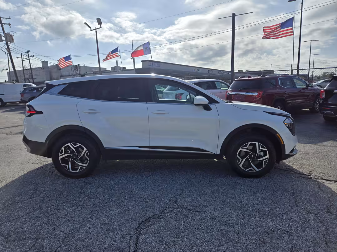 2023 Kia Sportage - KNDPUCAFXP7173873 - Image #5