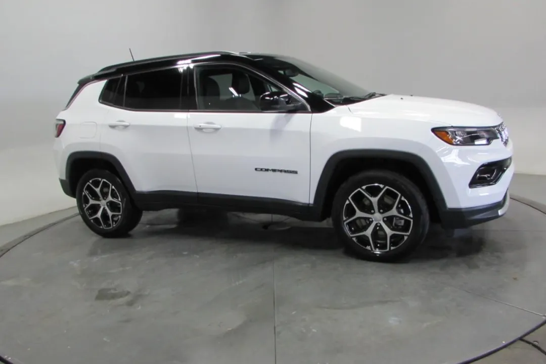 2024 Jeep Compass - 3C4NJDCN7RT173001 - Image #3
