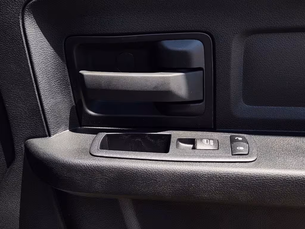 2024 Ram 2500 - 3C6UR5HL2RG292818 - Image #12