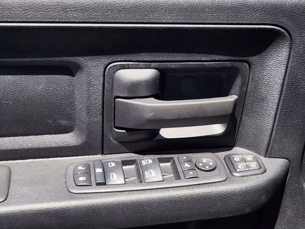 2024 Ram 2500 - 3C6UR5HL2RG292818 - Image #7