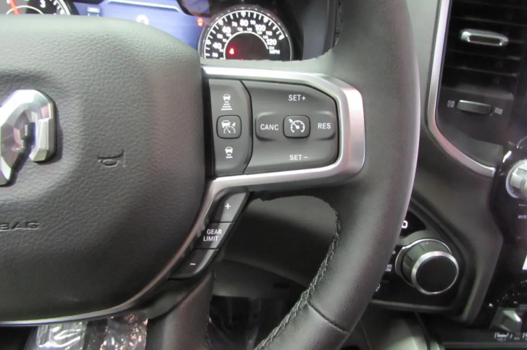2025 Ram 1500 - 1C6SRFFP5SN564892 - Image #12
