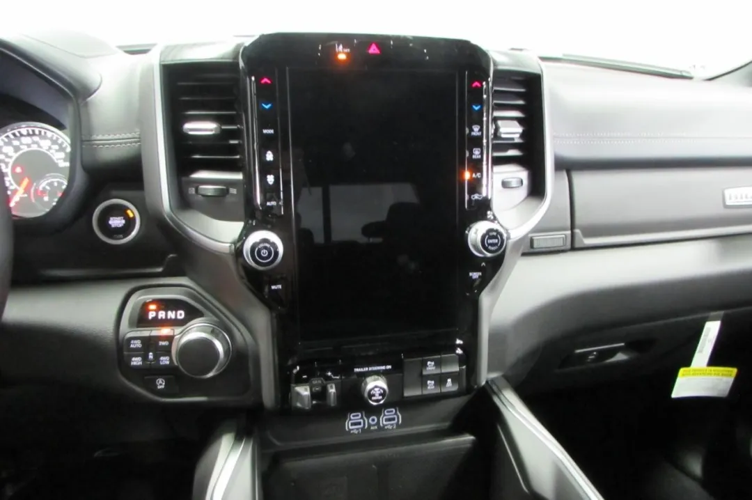 2025 Ram 1500 - 1C6SRFFP5SN564892 - Image #17