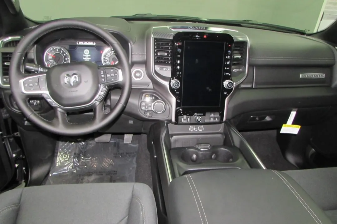 2025 Ram 1500 - 1C6SRFFP5SN564892 - Image #19