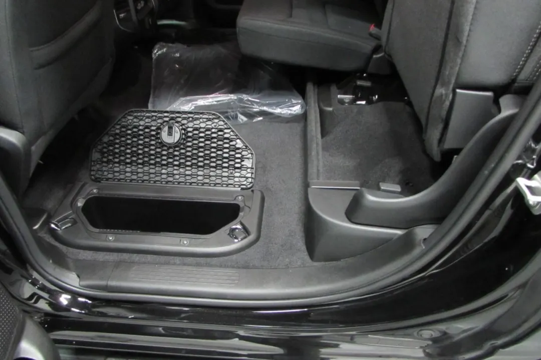 2025 Ram 1500 - 1C6SRFFP5SN564892 - Image #23