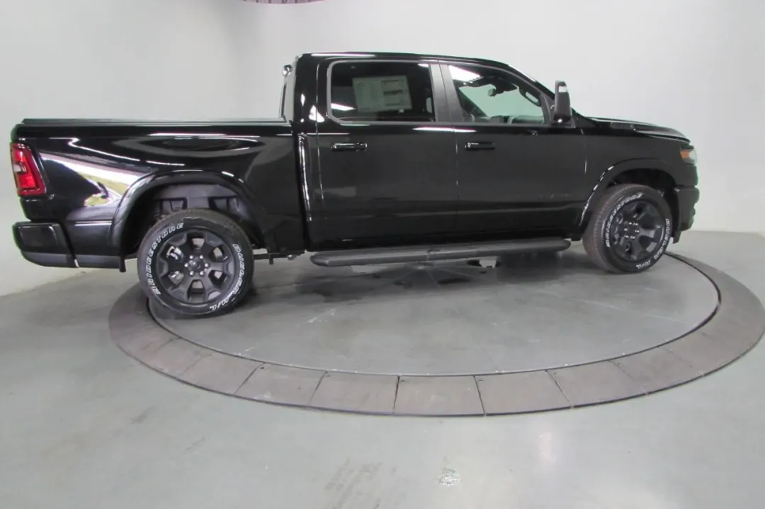 2025 Ram 1500 - 1C6SRFFP5SN564892 - Image #4